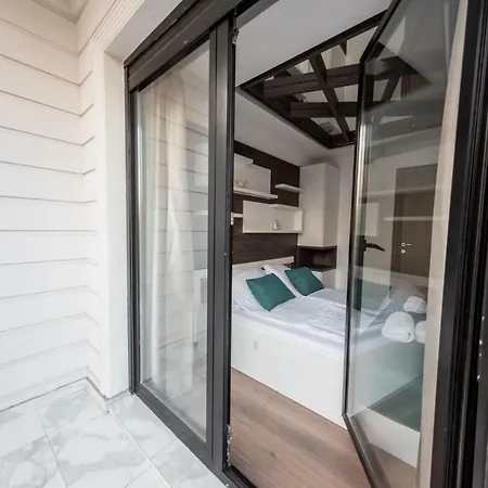 Empire Queen Apartment